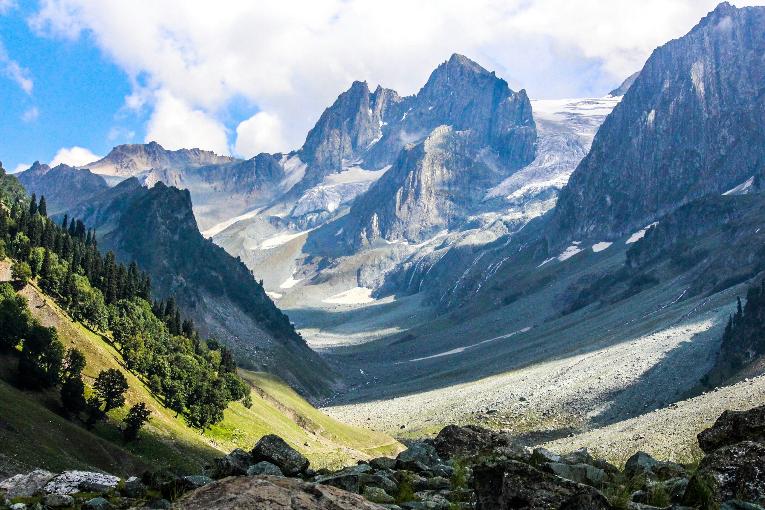 yasser-mir-iMnIu-GoEeE-unsplash